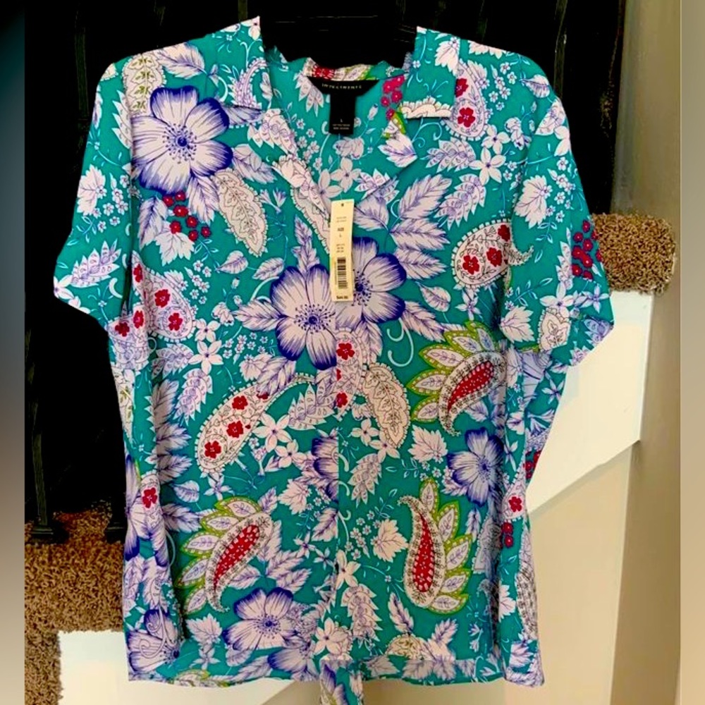 NWT Investments Floral and Paisley Short Sleeve Collar Top size L